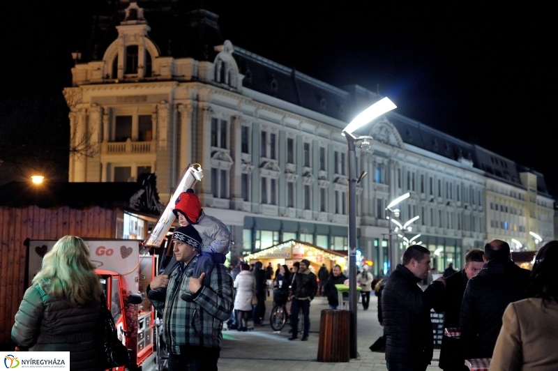Esti séta a Karácsonyi Forgatagban