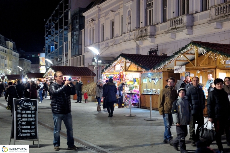 Esti séta a Karácsonyi Forgatagban