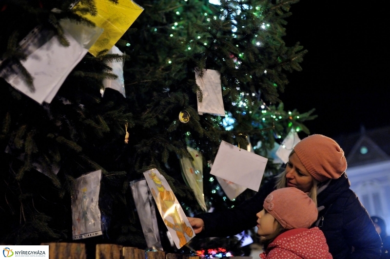 Esti séta a Karácsonyi Forgatagban