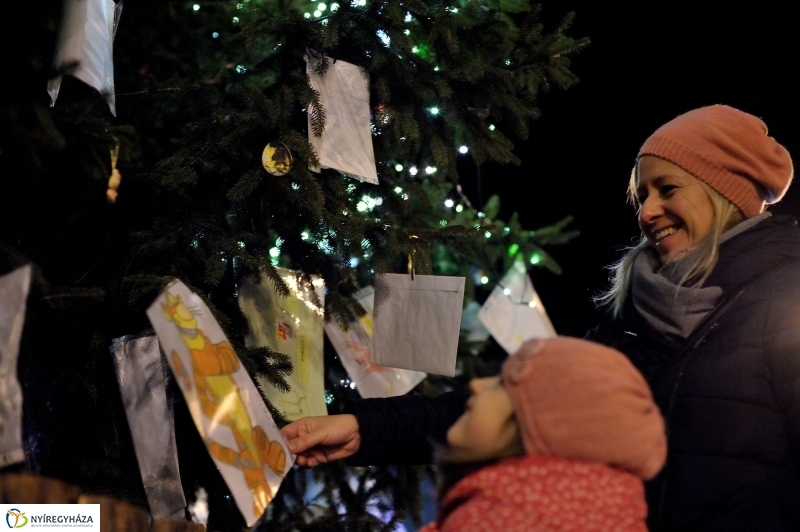 Esti séta a Karácsonyi Forgatagban