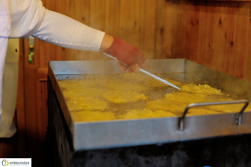 Adventi jótékonysági akciók