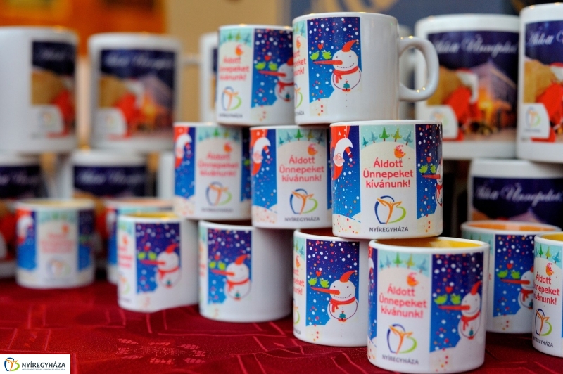 Adventi jótékonysági akciók