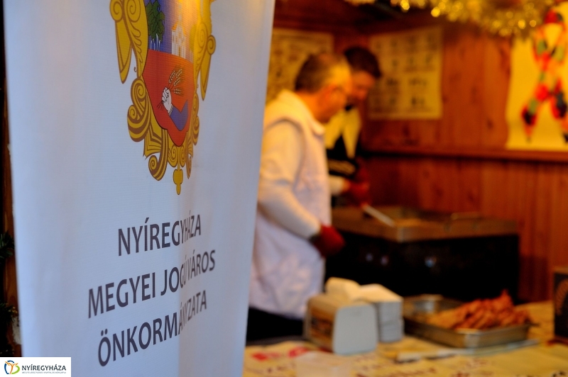 Adventi jótékonysági akciók