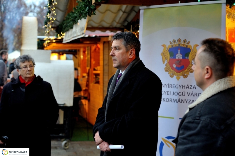 Adventi jótékonysági akciók