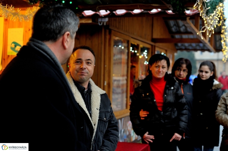 Adventi jótékonysági akciók