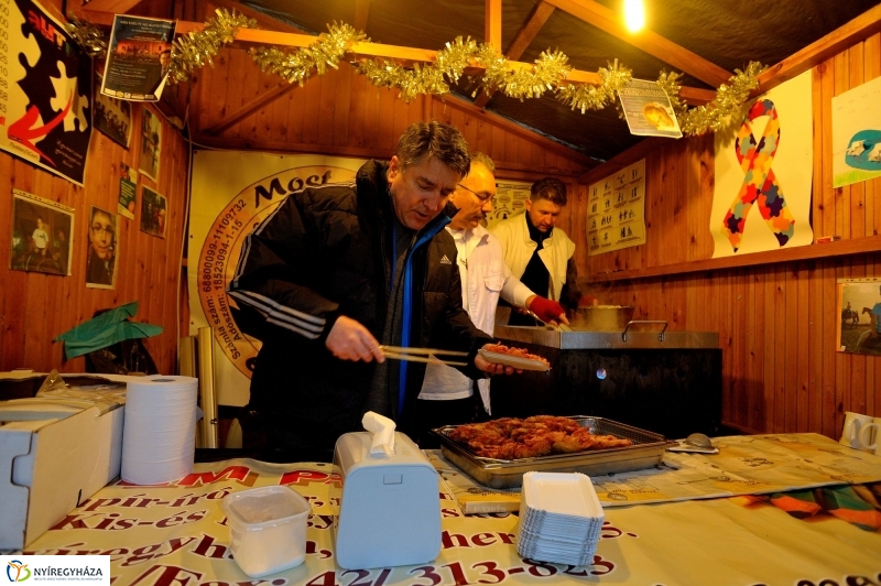 Adventi jótékonysági akciók