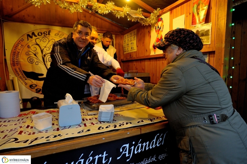 Adventi jótékonysági akciók