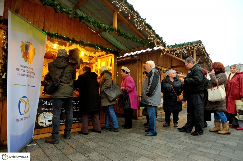 Adventi jótékonysági akciók