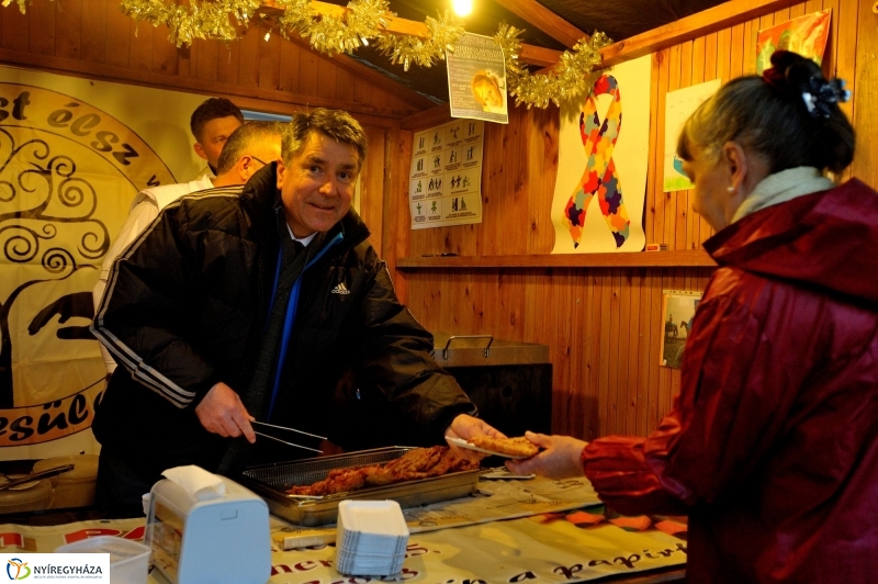 Adventi jótékonysági akciók