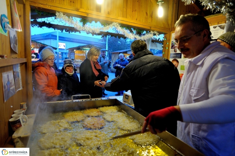 Adventi jótékonysági akciók
