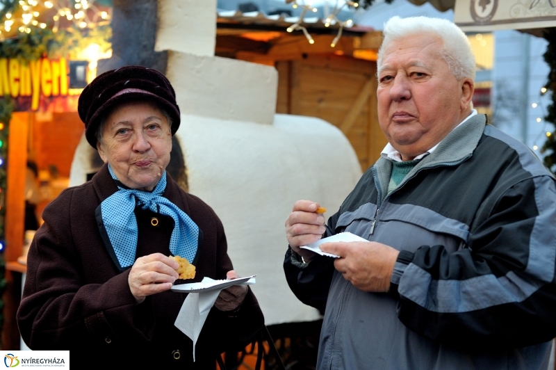 Adventi jótékonysági akciók