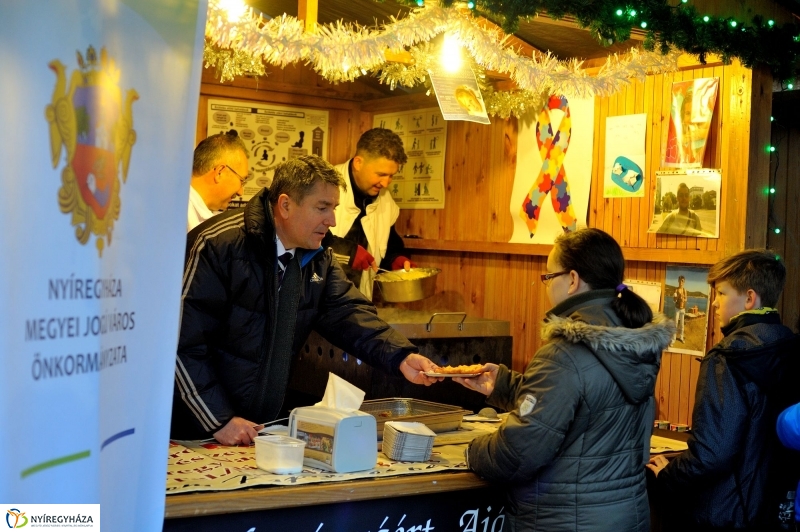 Adventi jótékonysági akciók