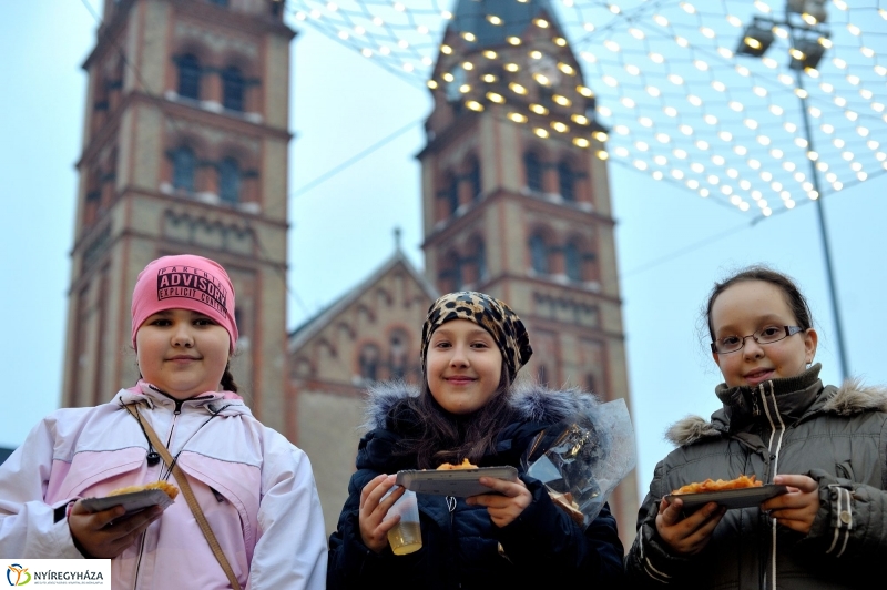 Adventi jótékonysági akciók