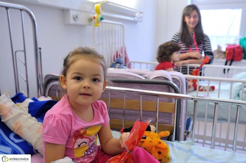 Mikulás a Jósa András Kórházban