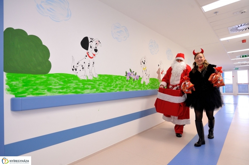 Mikulás a Jósa András Kórházban