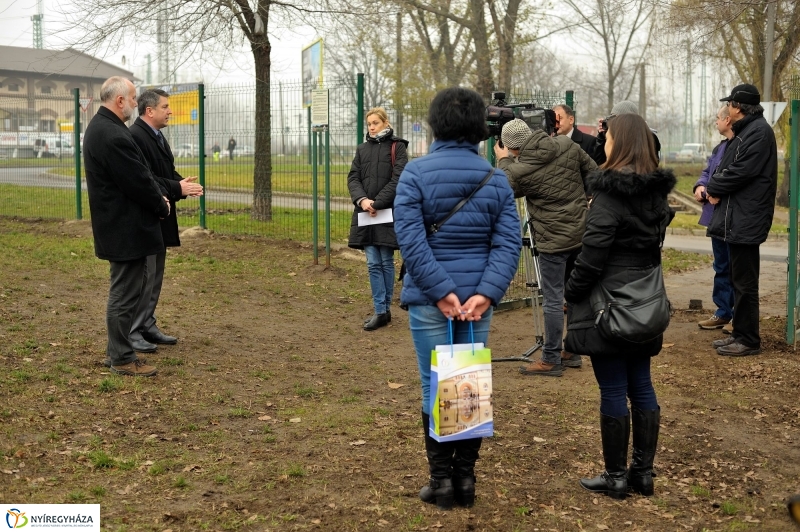 Kutyafuttató az Érkertben