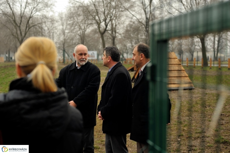 Kutyafuttató az Érkertben