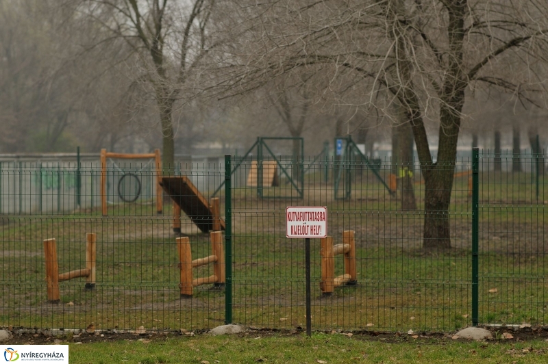 Kutyafuttató az Érkertben