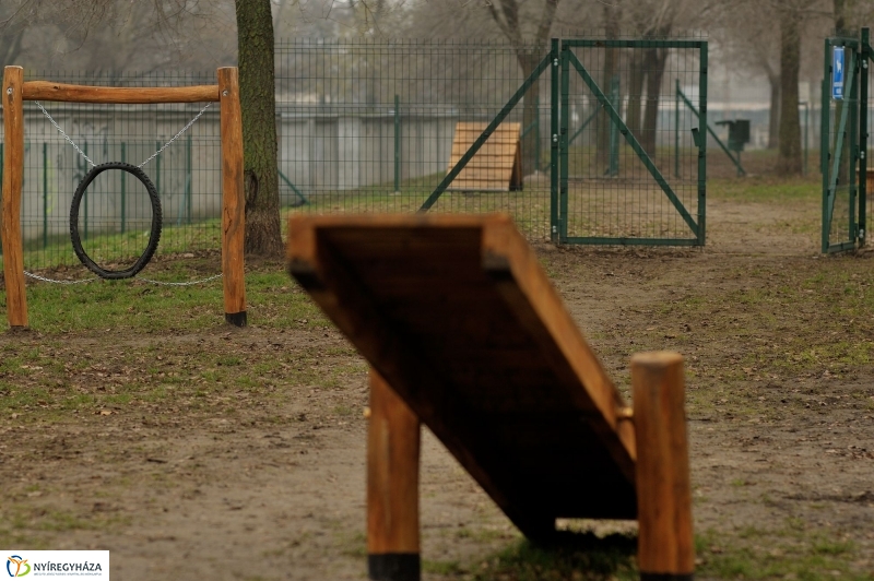 Kutyafuttató az Érkertben