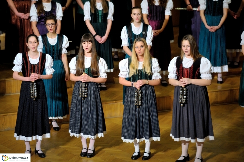 Cantemus - Adventi Koncert