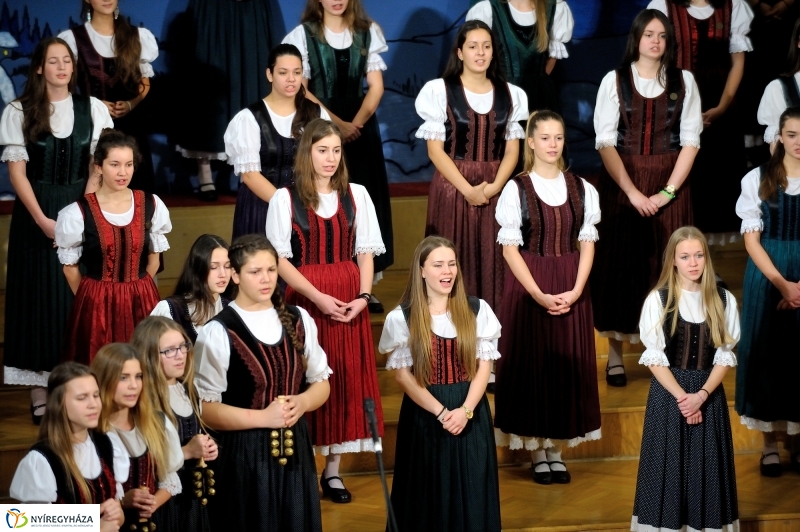 Cantemus - Adventi Koncert