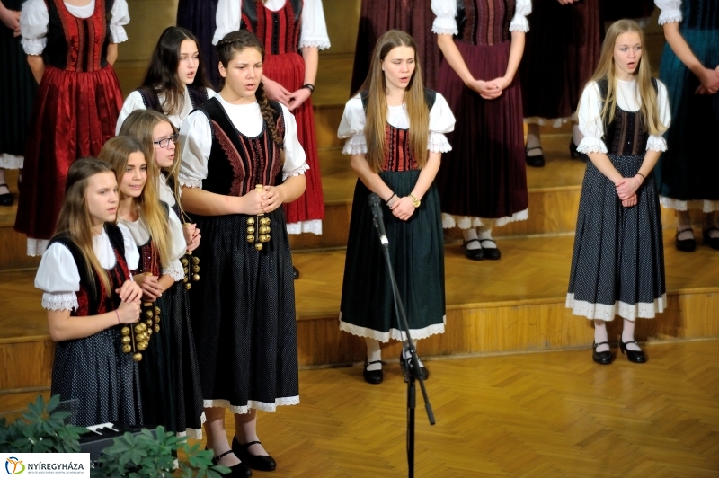 Cantemus - Adventi Koncert