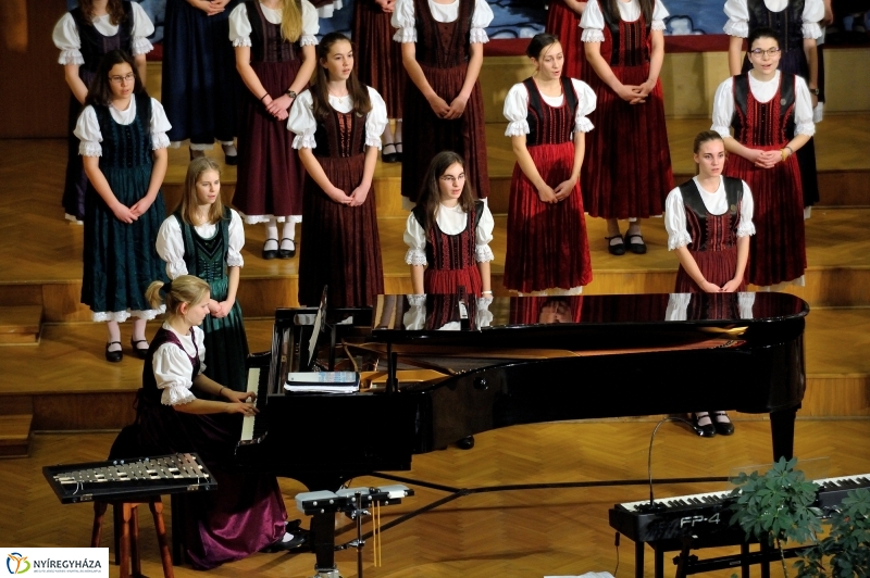 Cantemus - Adventi Koncert