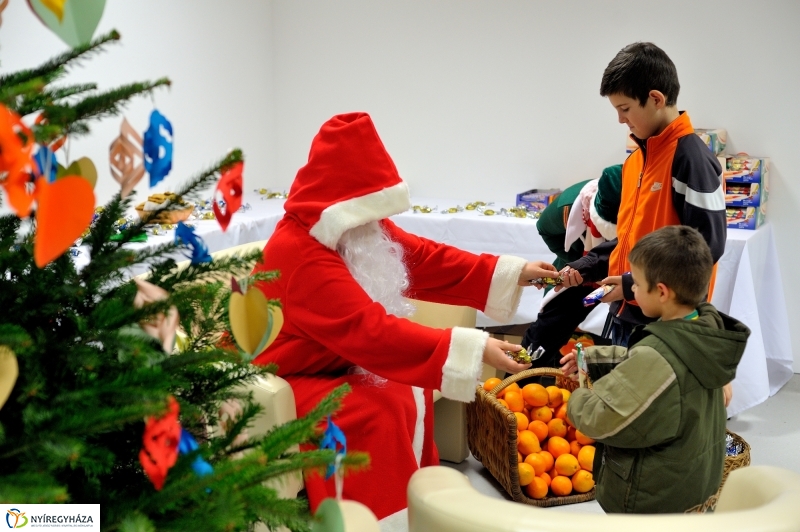 Mikulás nap nagycsaládosoknak a Váci Mihály Kulturális Központban