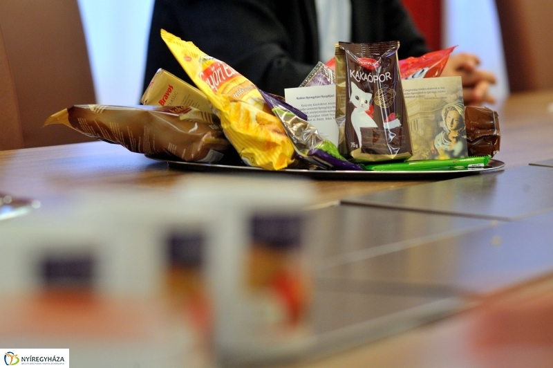 Karácsonyi ajándékcsomag Nyíregyháza nyugdíjasainak