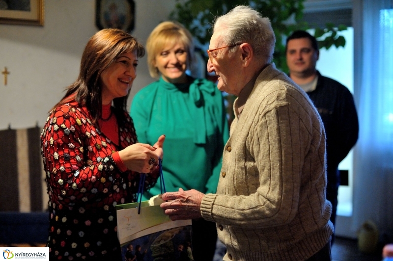 Szépkorú köszöntése Salga Miklós