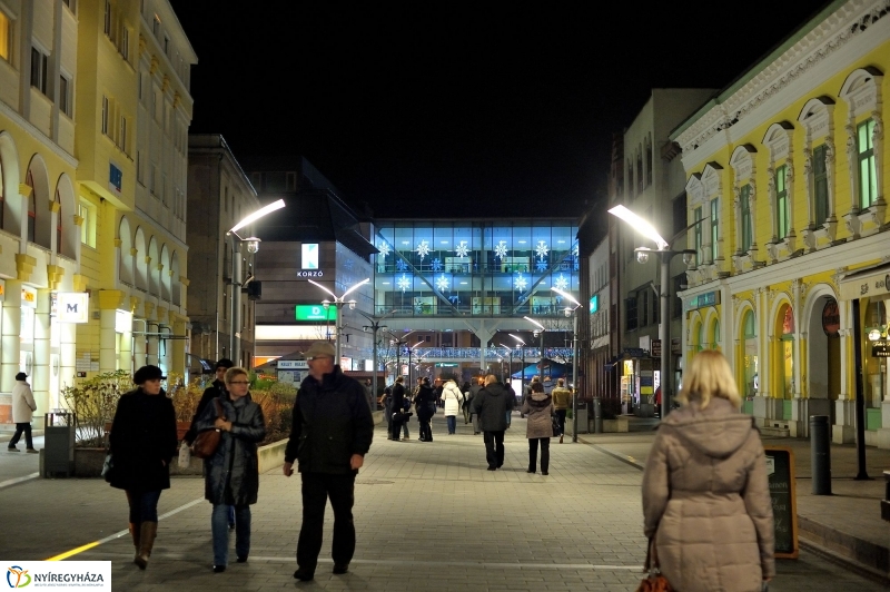 Adventi program a Kossuth téren