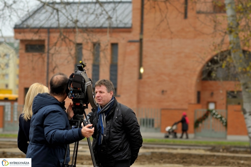 Új parkoló és dísztér Örökösföldön