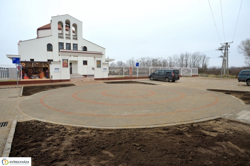 Új parkoló és dísztér Örökösföldön