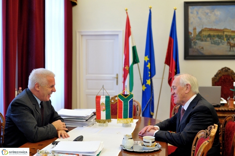 Dél-Afrikai nagykövet a Városházán