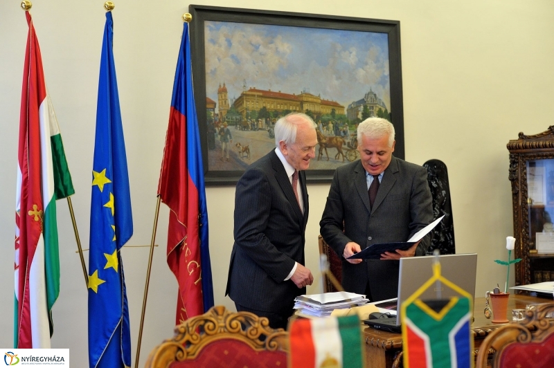 Dél-Afrikai nagykövet a Városházán