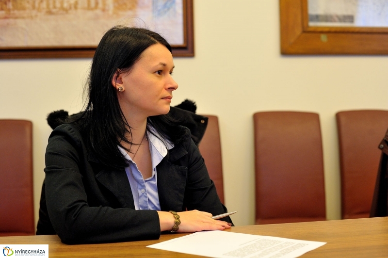 Beszédes kezek programsorozat beharangozója