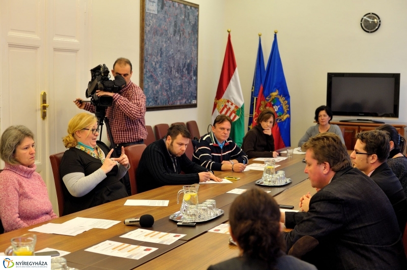 Beszédes kezek programsorozat beharangozója