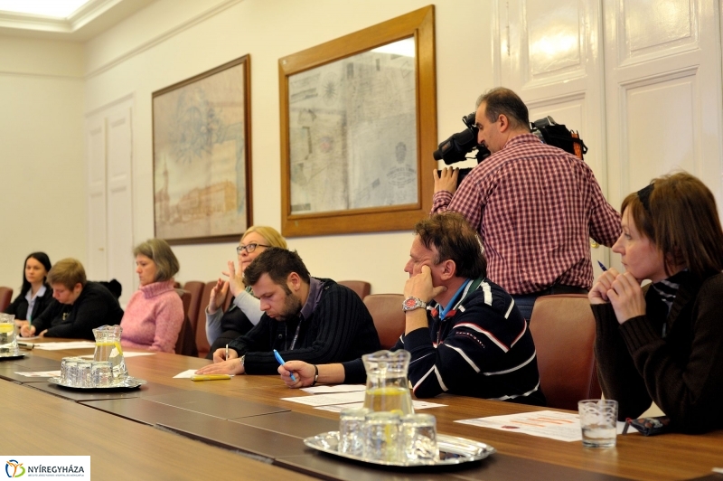 Beszédes kezek programsorozat beharangozója