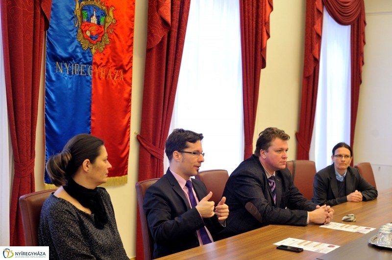 Beszédes kezek programsorozat beharangozója