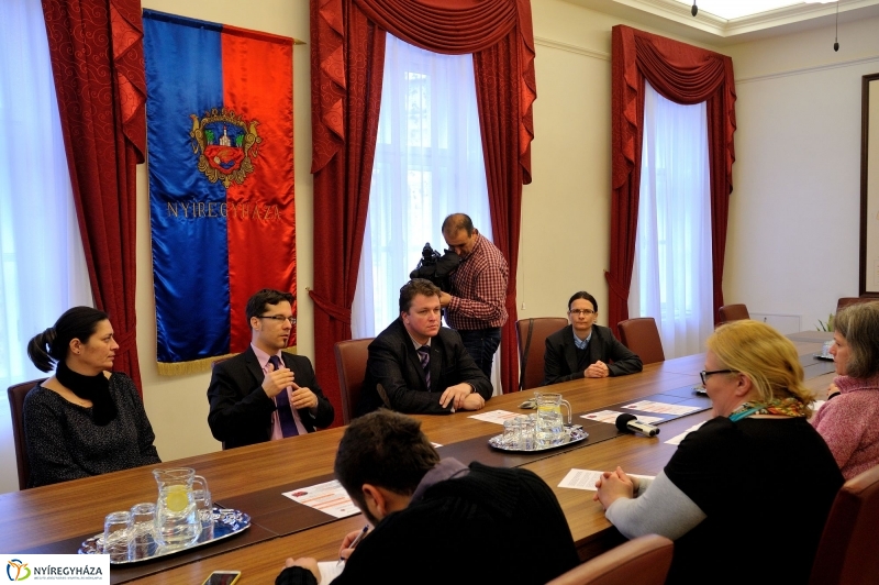 Beszédes kezek programsorozat beharangozója