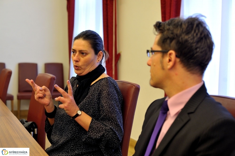 Beszédes kezek programsorozat beharangozója