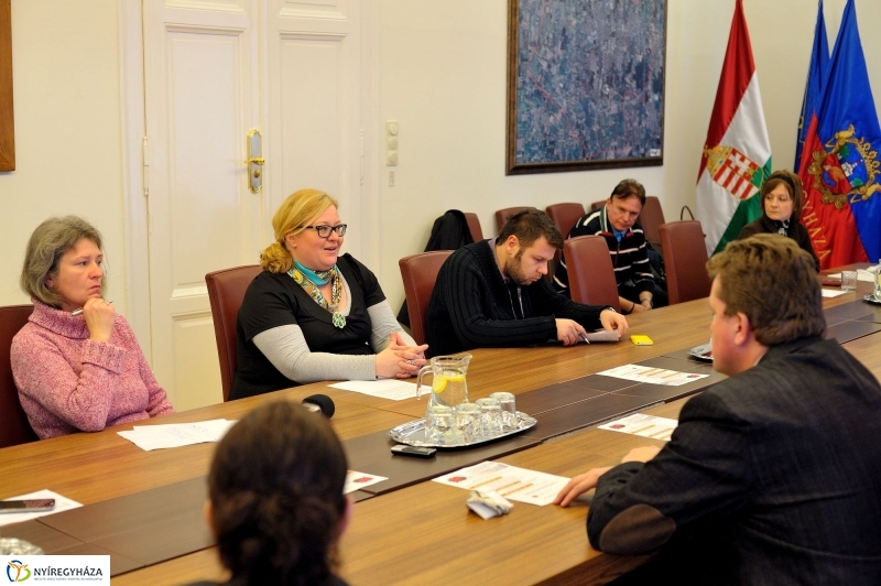 Beszédes kezek programsorozat beharangozója