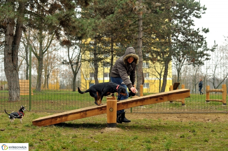 Átadták a kutyafuttatót a Jósavárosban