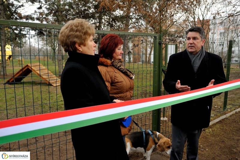 Átadták a kutyafuttatót a Jósavárosban