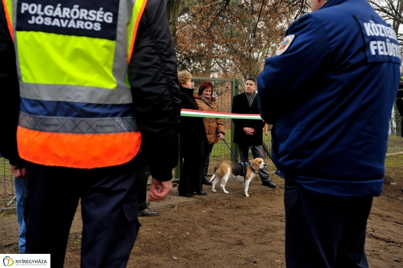 Átadták a kutyafuttatót a Jósavárosban