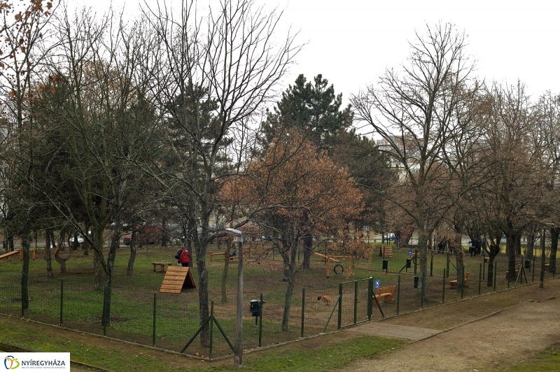 Átadták a kutyafuttatót a Jósavárosban