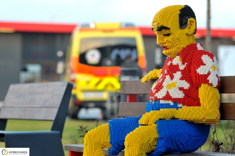 Mentőautó adomány a LEGO-tól