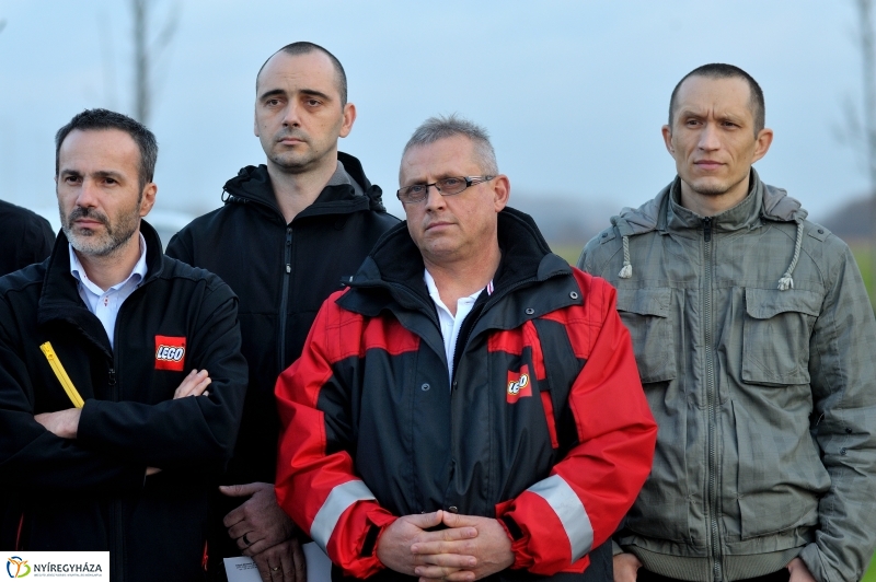 Mentőautó adomány a LEGO-tól