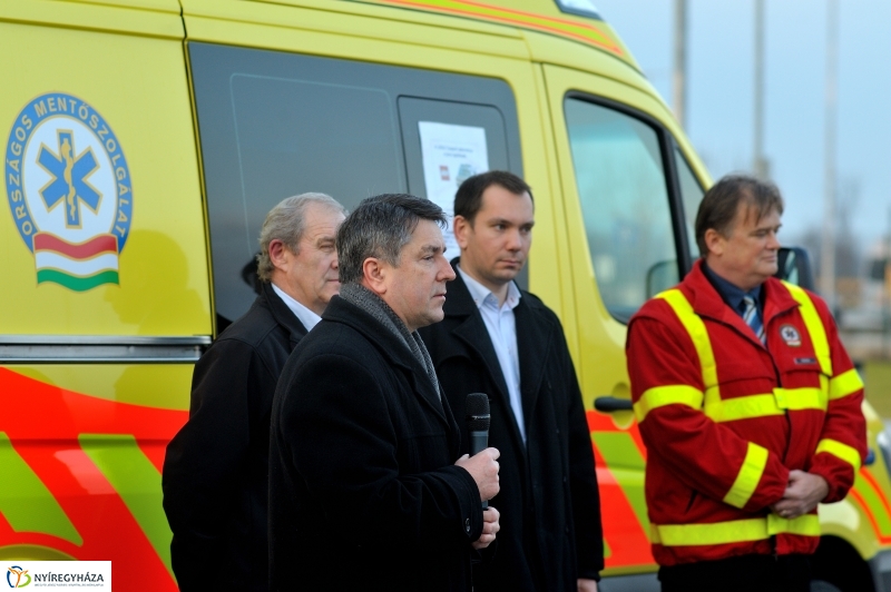 Mentőautó adomány a LEGO-tól