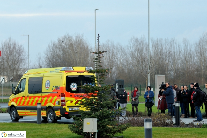 Mentőautó adomány a LEGO-tól